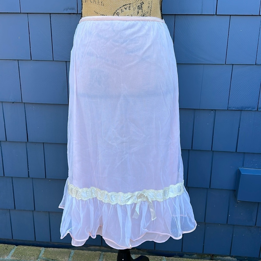 💗💗💗Vintage pale pink Nylon Tricot stretch slip small pinup sexy